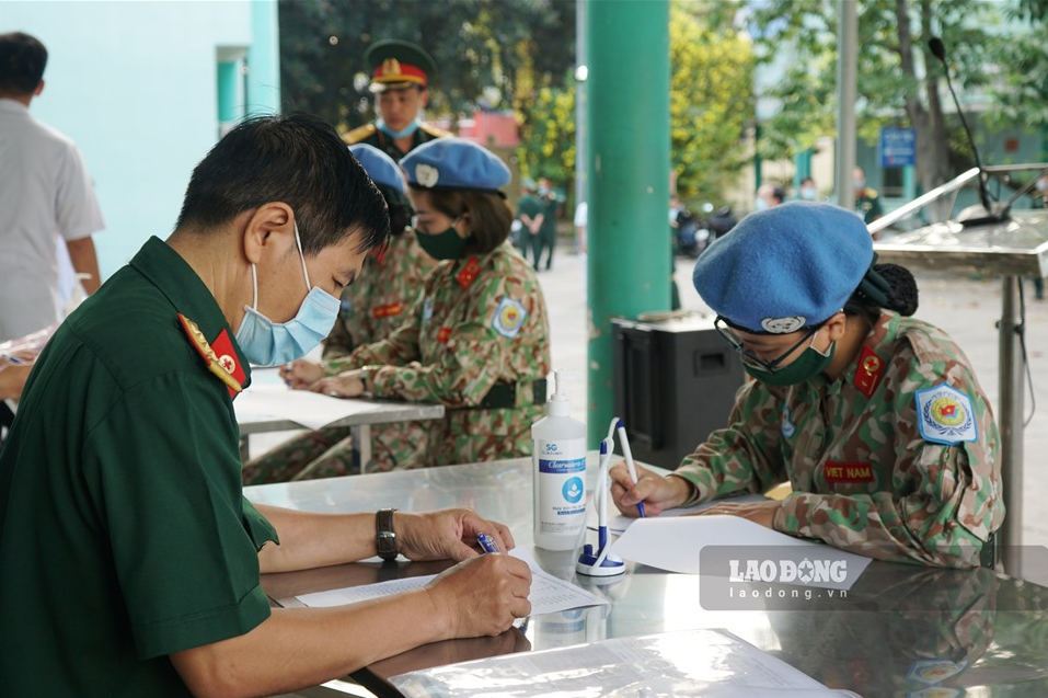 photo peacekeeping force injected with covid 19 vaccine before leaving for south sudan